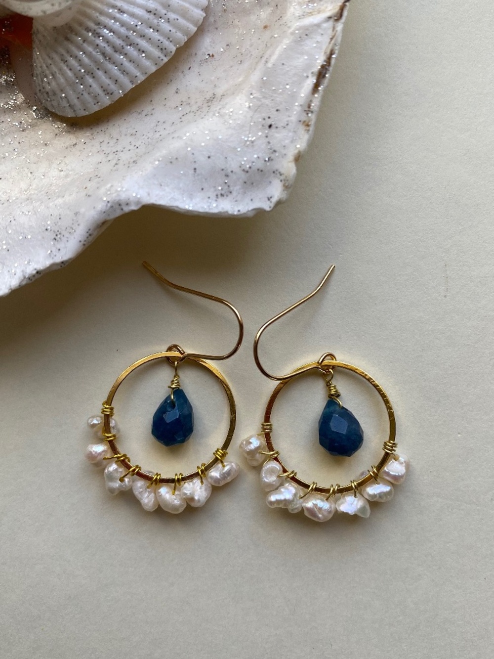 Handmade Wire Wrapping Hoop Earrings with Freshwater Pearl & Crystal Quartz